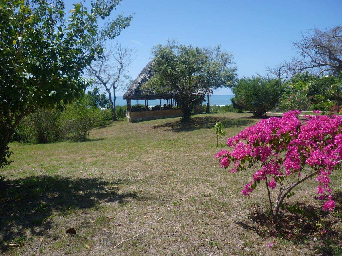 Bahari Pori Resort Pangani Buitenkant foto
