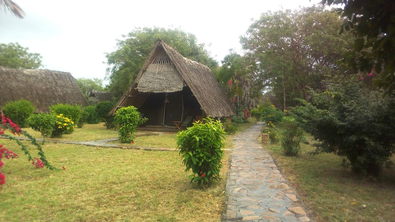 Bahari Pori Resort Pangani Buitenkant foto