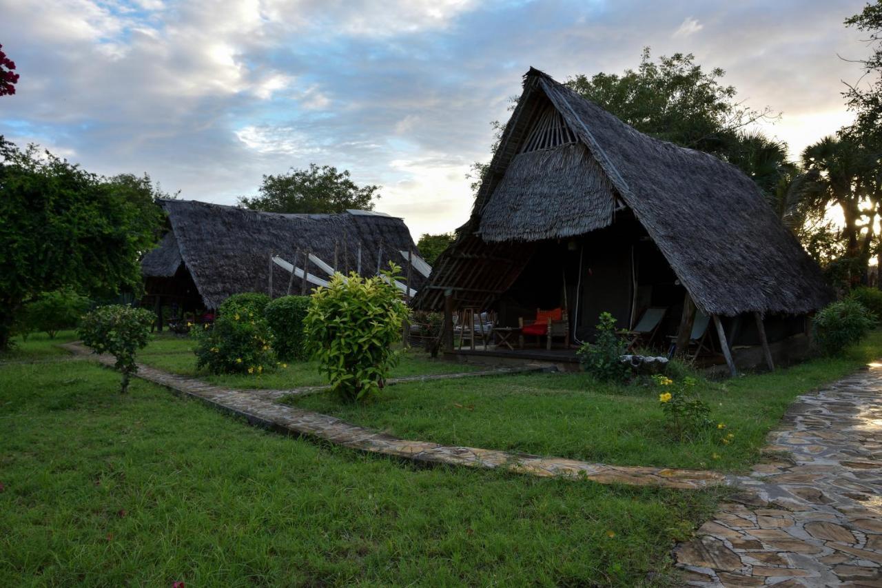 Bahari Pori Resort Pangani Buitenkant foto